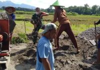 Kerja Bhakti Bersama Warga,Sarana Memperkuat Kemanunggalan TNI Dengan Rakyat
