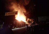 Sembilan Rumah Ludes Terbakar di Jalan Gereja Sidikalang