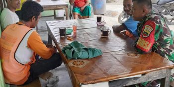 Babinsa Koramil 05/ Tanah Pinem Melaksanakan Komsos Dengan Warga Di Kecamatan Tanah Pinem