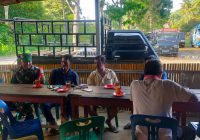 Babinsa Koramil 05/ Tanah Pinem Melaksanakan Komsos Bersama Warga Binaan Di Warung Kopi Di Desa Kuta Buluh III