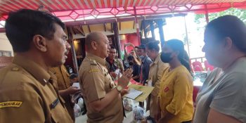 Bupati Taput Serahkan Bantuan Kemensos Kepada Masyarakat Tapanuli Utara Terdampak Gempa Bumi