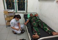 Bentuk Kepedulian Sosial,Babinsa Koramil 07/Salak Kodim 0206/Dairi Donor Darah Kepada Warga Binaan