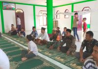 Babinsa Koramil/05 Tanah Pinem Kodim 0206/Dairi Laksanakan Ibadah Sholat Jumat Bersama Masyarakat Desa Binaan