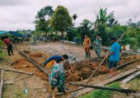 Bersama Rakyat Babinsa Bantu Renovasi Rumah Warga Tidak Layak Huni