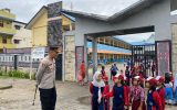 Kapolres Pakpak Bharat Melakukan Gatur Lalin dan Menyapa Anak Sekolah Dasar*