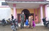 Babinsa Cek Dan Monitoring Kegiatan Ibadah Minggu Di Desa Binaan