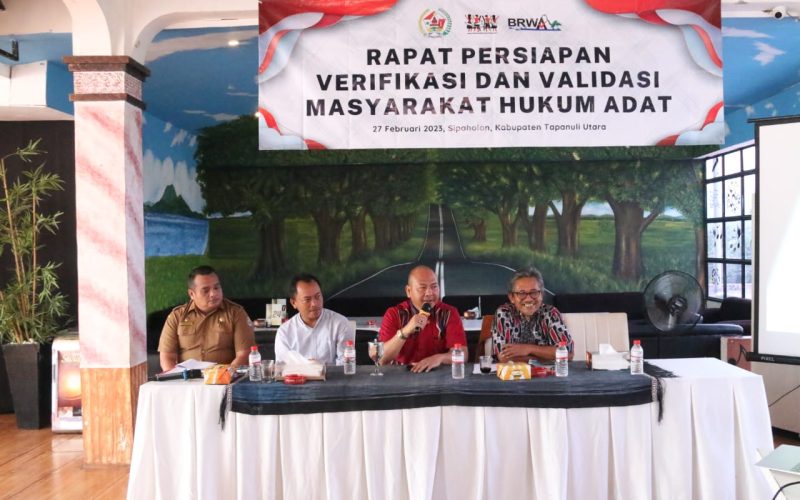 Bupati Taput Pimpin Rapat Persiapan Verifikasi dan Validasi Masyarakat Hukum Adat