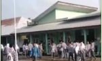 Siswa SMA Negeri 2 Mangun Jaya Kecamatan Babat Toman Kabupaten Muba Aksi Unjuk Rasa Protes Kepala Sekolah Di Duga Melakukan Pungutan Iuran Sekolah Yang Memberatkan Siswa