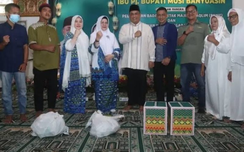 Pj Ketua Penggerak PKK Muba Melantik Pengurus Badan Kontak Majelis Taklim Kecamatan Lais Masa Bhakti 2022-2027