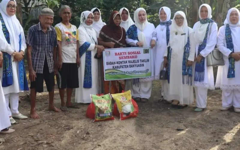 Gelar Aksi Pembagian Sembako Menjelang Bulan Suci Ramadhan 1444H Oleh Badan Kontak Majelis Taklim Banyuasin