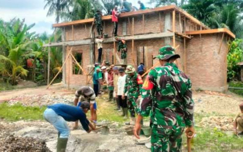 Koramil 09/NL Ikut Turun Bergotong Royong Di Musollah AL Ikhlas.