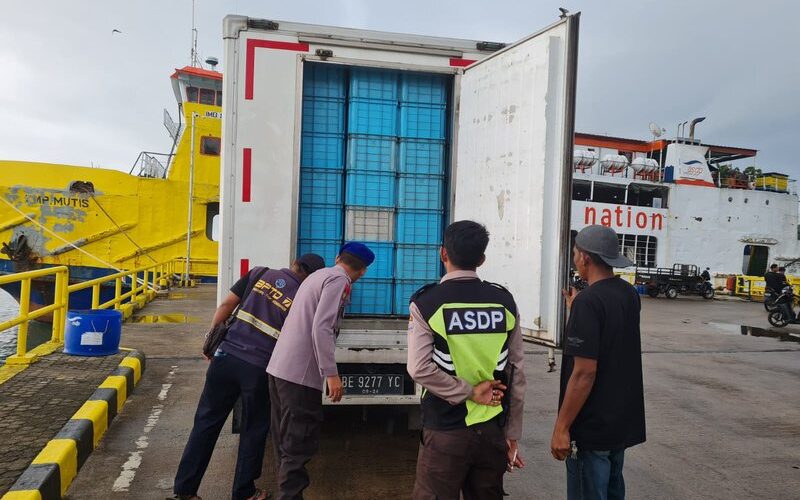 Satpolairud Polres Bangka Barat Periksa Kendaraan Keluar Pulau Bangka Terkait Dugaan isu Kasus Penculikan Anak Dan Penjualan Organ Manusia