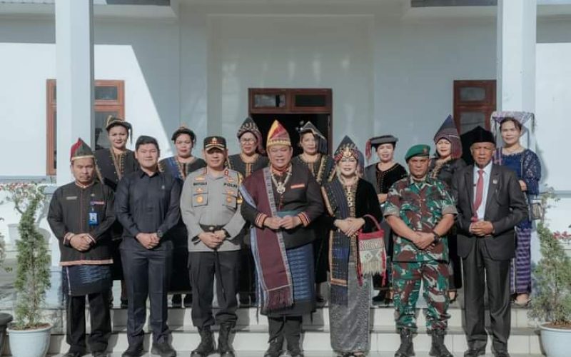 Bupati Dairi Menjadi Pembina Pada Upacara Peringati Hari Pendidikan Nasional 2023