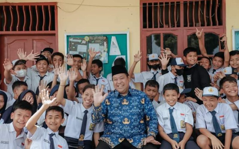 Bupati Dairi Hadiri Pentas Seni SMP Negeri 3 Sidikalang