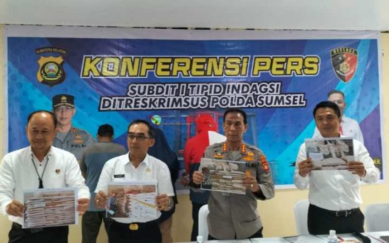 Puluhan Ton Pupuk Palsu Beredar Tidak Memiliki Izin Di Sumatera-Selatan, Tiga Tersangka Di Amankan Di Polda