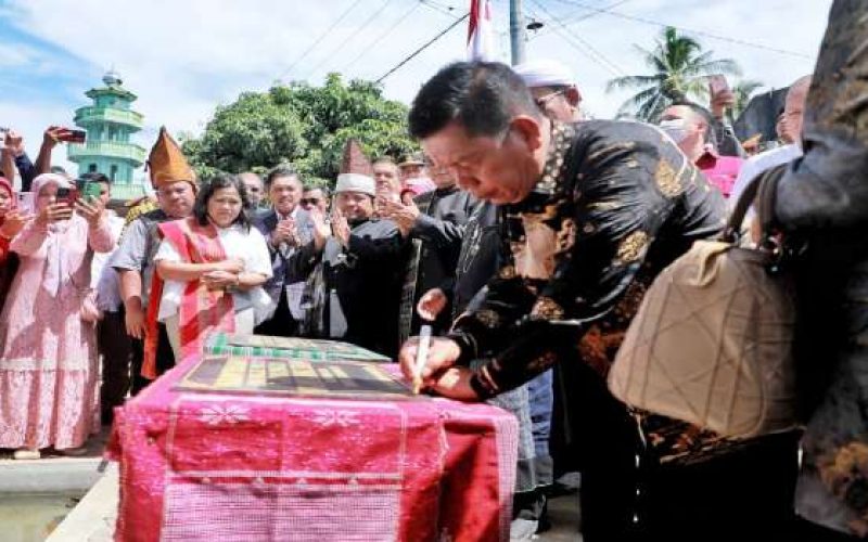 Bupati Simalungun Resmikan Kantor Pangulu dan Balai Nagori Gunung Serawan