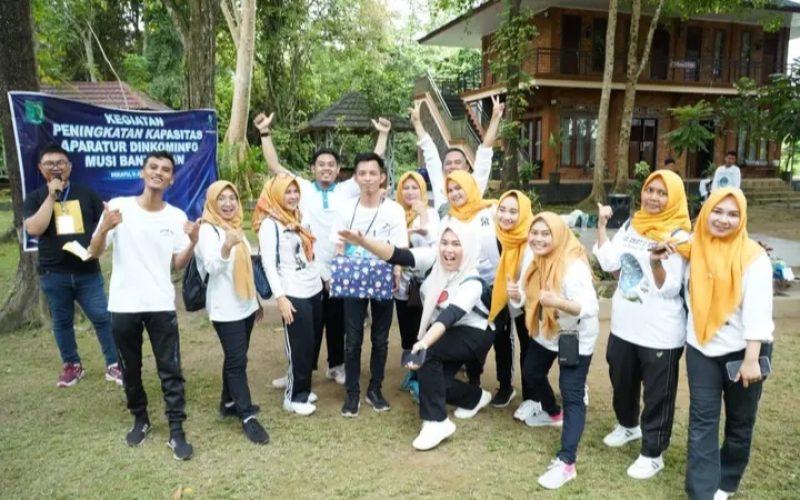 Dinkominfo Muba Senam Pagi Bersama Dan Kegiatan Outbound Oleh Seluruh Karyawan Karyawati Dinkominfo Muba