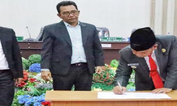 Bupati Simalungun Hadiri Rapat Paripurna DPRD 