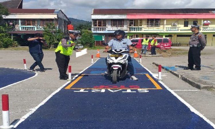 Polres Taput Launching Ujian Praktek Pengurusan SIM Bagi Pengendara Sepeda Motor