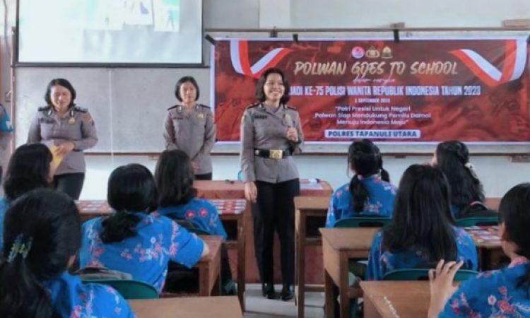 Polwan Polres Taput Gelar ” Goes To School ” di SMA Santa Maria Tarutung Taput