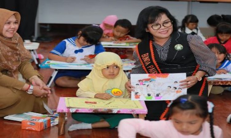 Bunda PAUD Simalungun Membuka Secara Resmi Lomba Mewarna Tingkat PAUD/TK