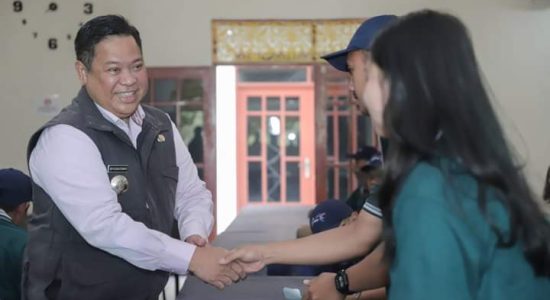 Bupati Dairi Minta Pelaku Pariwisata Dan Ekonomi Kreatif Di Kabupaten Dairi Kembangkan Kemampuan Diri