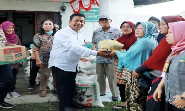 Bupati Simalungun Berikan Bantuan Kepada Masyarakat Korban Musibah Banjir