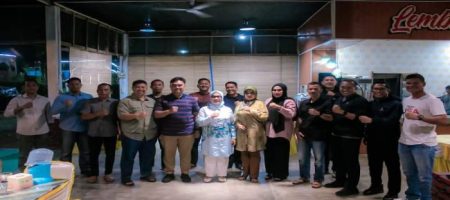 Usai Kunjungan Presiden Republik Indonesia Plt.Bupati Labuhanbatu Buka Puasa Bersama Dan Silaturahmi Dengan Paspampres Di RM Lembur Kuring