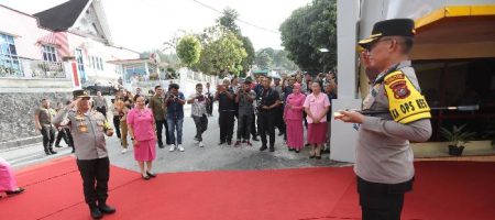 Kunker ke Polres Taput, Kapolda Sumut Harap Polisi Jadi Pelopor Kebaikan