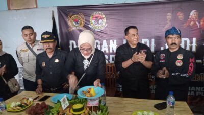 Harlah ke 10 Laskar Srikandi Manggala Garuda Putih Berikan Santunan kepada anak yatim
