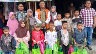 Saling Berbagi Dan Peduli, Anggota DPRD Kabupaten Dairi M Syahdani Pardosi,SH Berikan Bantuan Kepada Anak Yatim