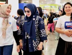 Hadiri Panggung Hiburan Panen Hadiah Simpedes, Ketua TP PKK Kabupaten Simalungun Mengajak Budayakan Menabung