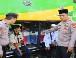 Jajaran Polres Mesuji Lakukan Pengamanan dan Menghadiri Pelepasan Jamah Haji 2026 di Masjid Jami’ Arriyad Brabasan