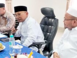 Bupati Simalungun Bahas Kemajuan Masjid Agung Al-Munawwaroh Bersama Pengurus