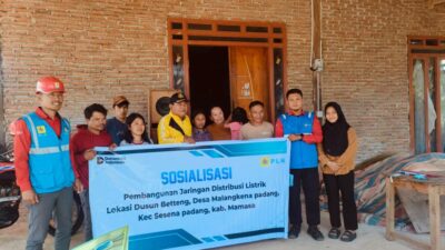 PLN ULP Mamasa sosialisasikan pembangunan jaringan listrik di Sesena Padang sekaligus edukasi keselamatan ketenagalistrikan.