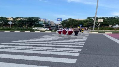 Polwan Polresta Barelang Laksanakan Pengaturan Lalu Lintas di SD Negeri 001