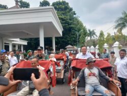 Bupati Cecep Bagikan Sebanyak 220 Becak Listrik Bantuan Presiden Prabowo yang Mendarat di Tasikmalaya