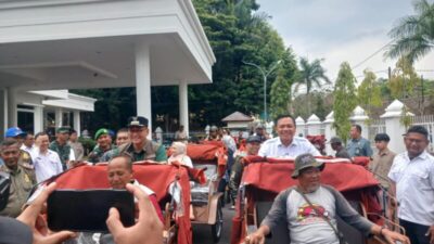Bupati Cecep Bagikan Sebanyak 220 Becak Listrik Bantuan Presiden Prabowo yang Mendarat di Tasikmalaya