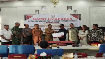 Pemkab dan DPRD Kabupaten Toba Tandatangani Persetujuan Ranperda P APBD 2026