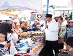 ‎Tekan Inflasi dan Jaga Stabilitas Harga, Bupati Taput Buka Gerakan Pangan Murah di Pasar Tarutung