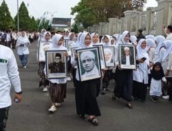 Kirab Ribuan Santri Meriahkan HSN 2026, Pemkab Tasikmalaya Siapkan Wakaf Produktif Rp16 Miliar